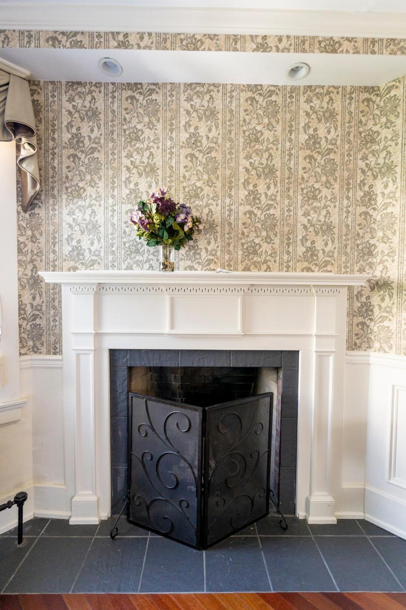 Inn On Broadway 4*