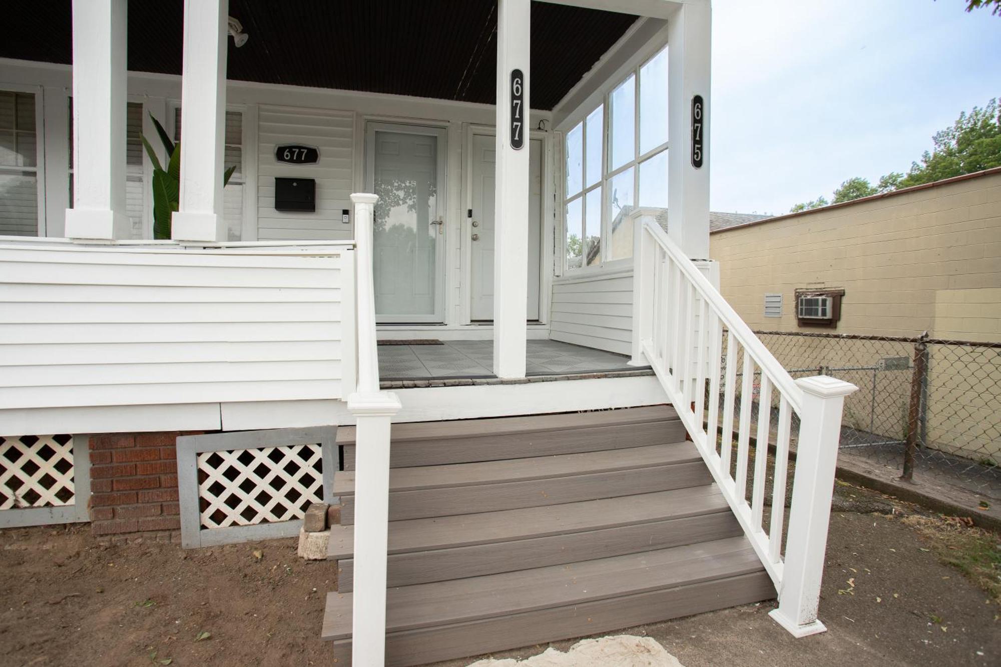 Amazing 3 Bedroom Steps, Airport, Uofr, Rit, Rochester