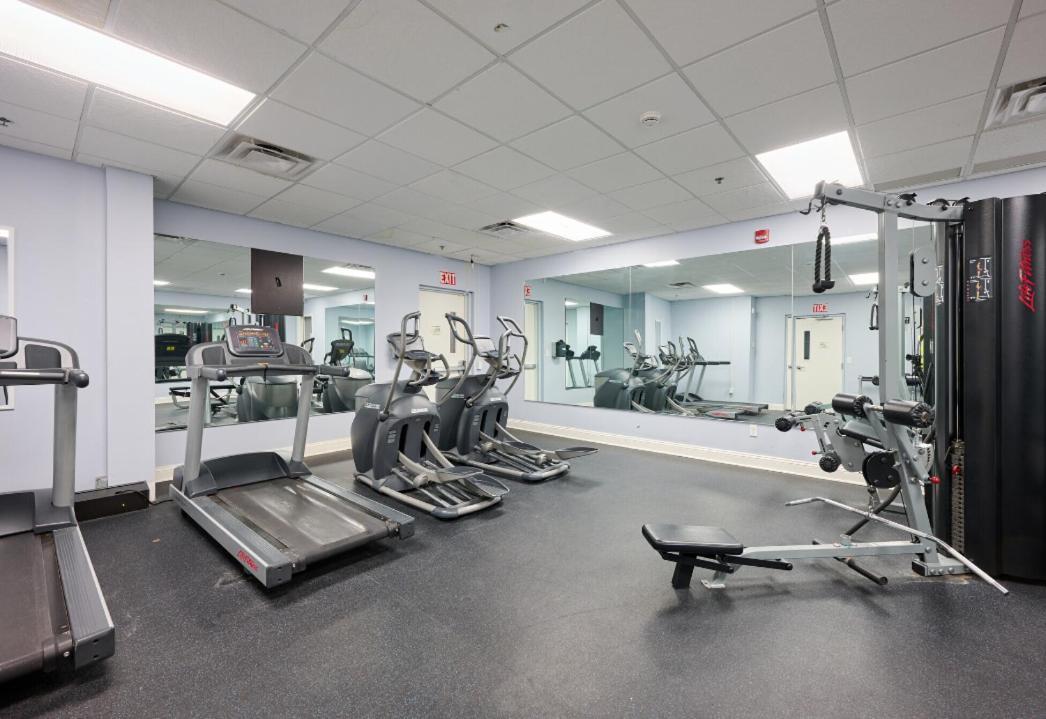 East 419i Modern I Pool I Gym Apartment Rochester
