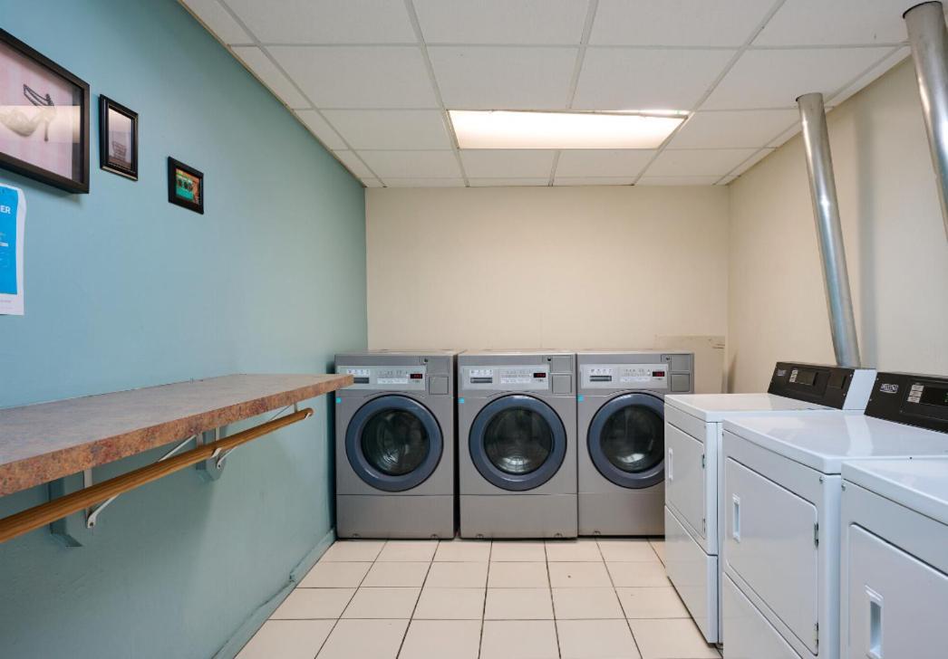 East 120 I Modern Refinished Downtown I Gym Apartment Rochester