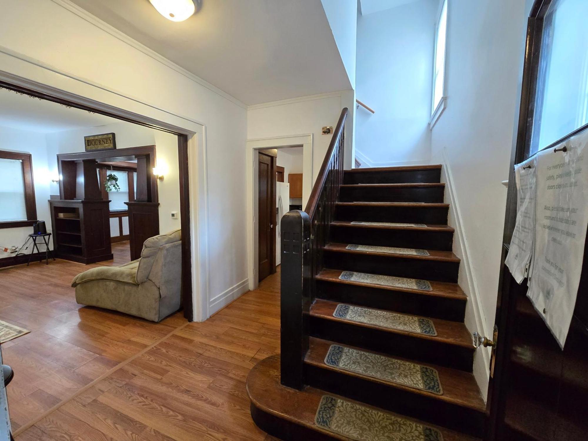 Homestay Private In Home- Near Hospitals And Universities