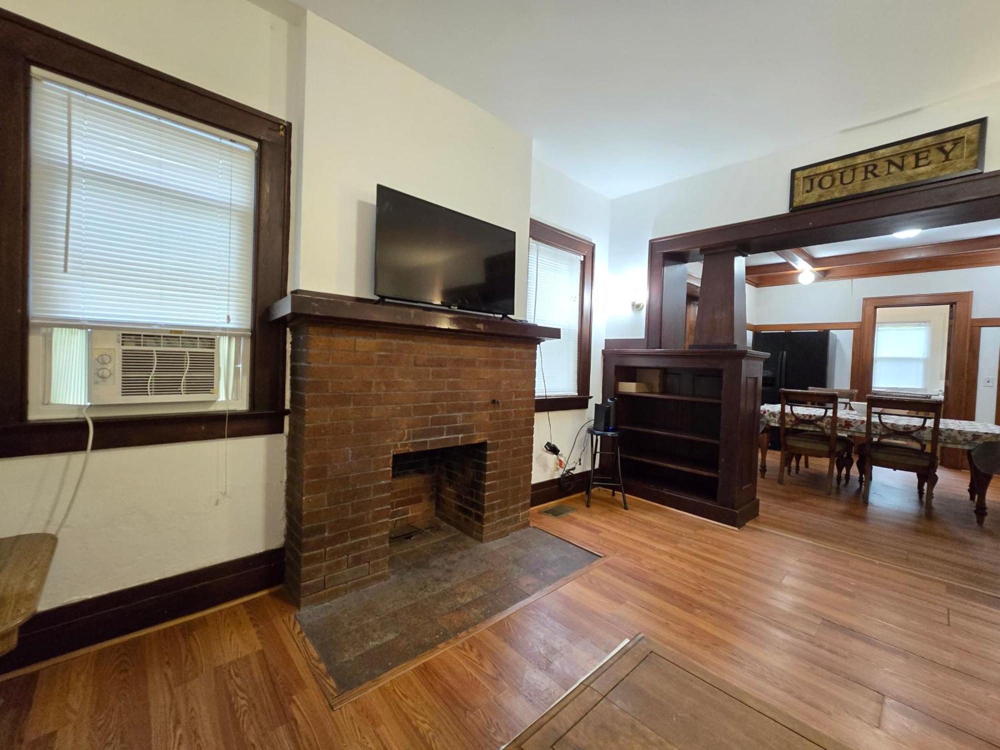 Homestay Private In Home- Near Hospitals And Universities