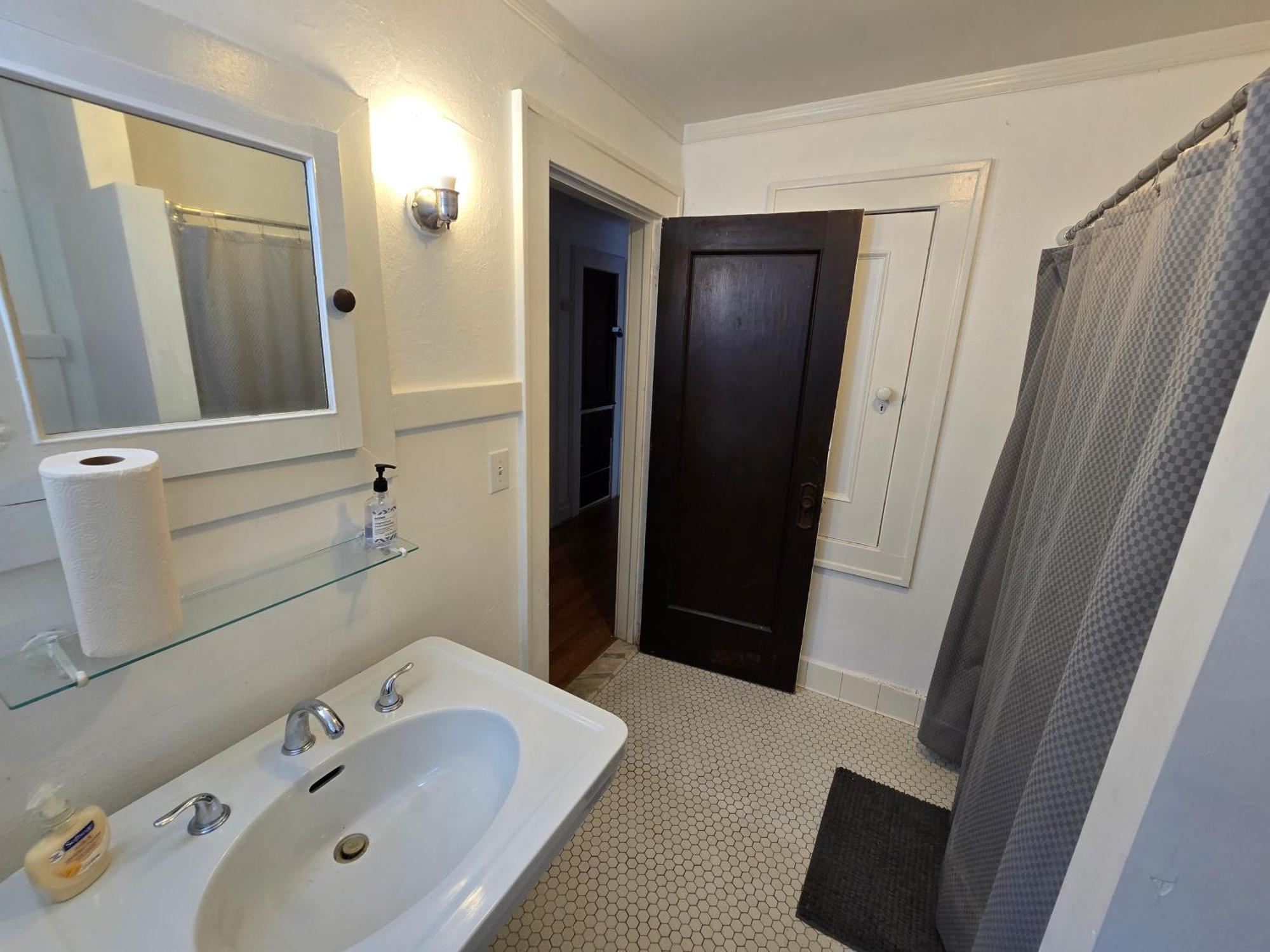 Private In Home- Near Hospitals And Universities Homestay