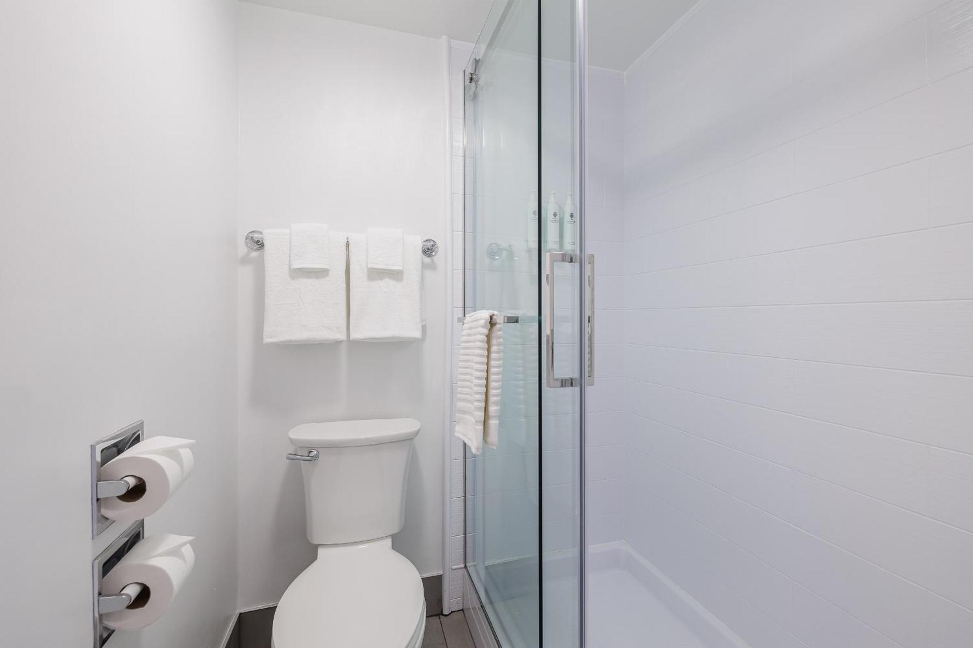 Oakfield & Suites, Ascend Collection Hotel