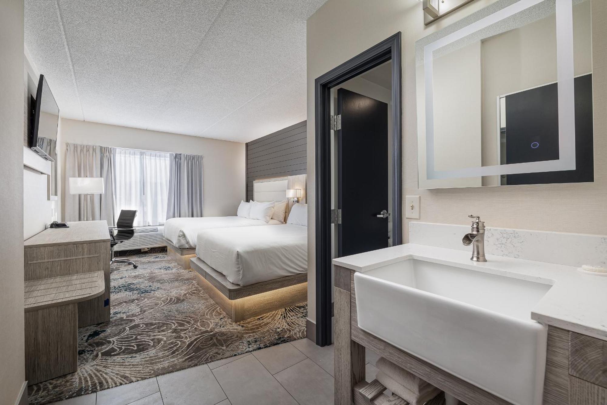Oakfield & Suites, Ascend Collection Hotel 3*