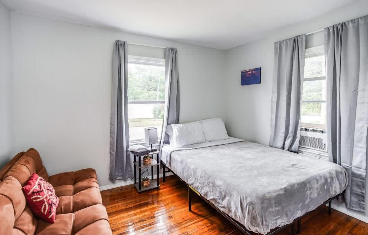 Comfortable Close To Everything Near Downtown Holiday home Rochester