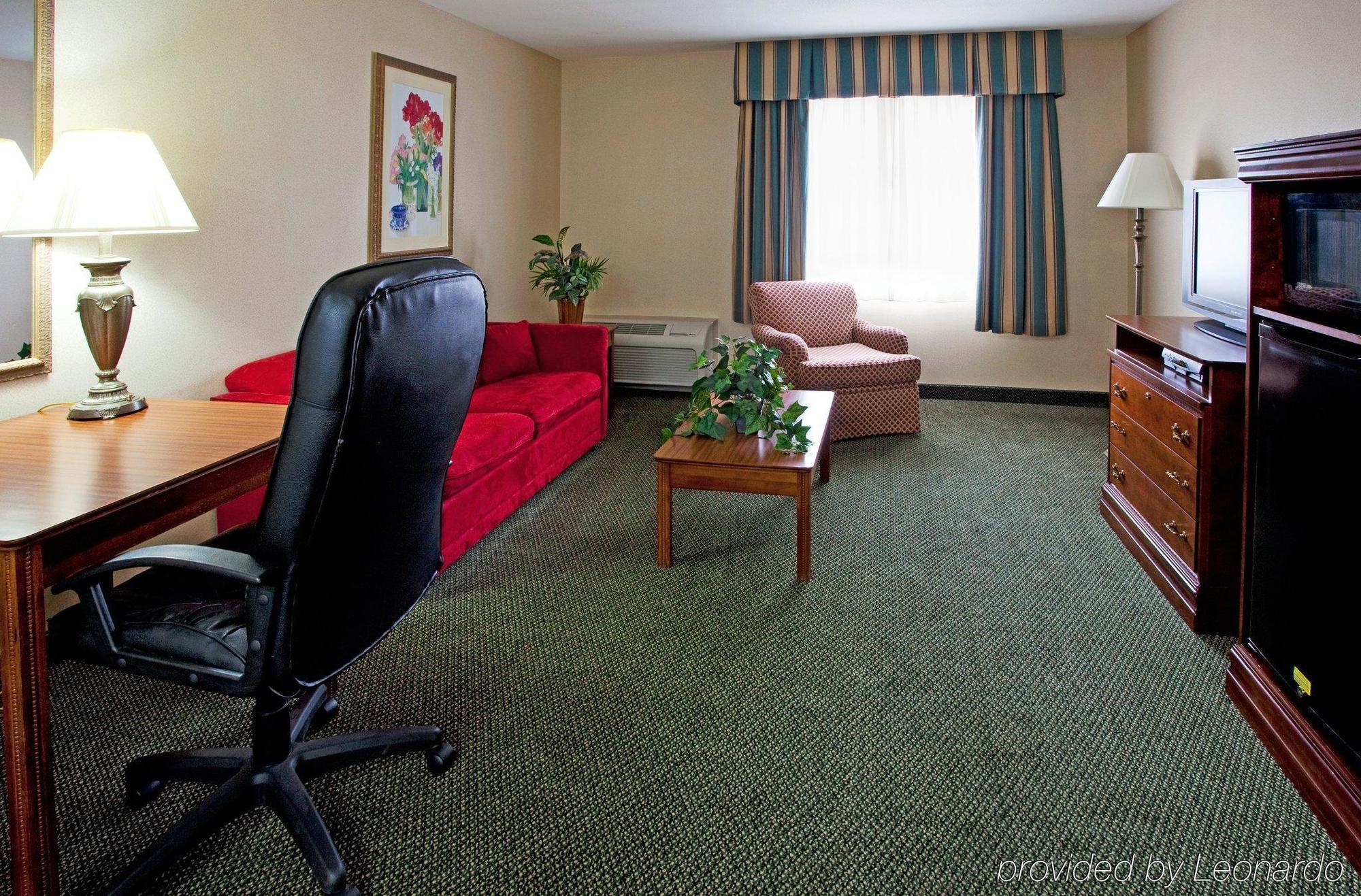 Country & By Radisson, Rochester-pittsford-brighton, Ny