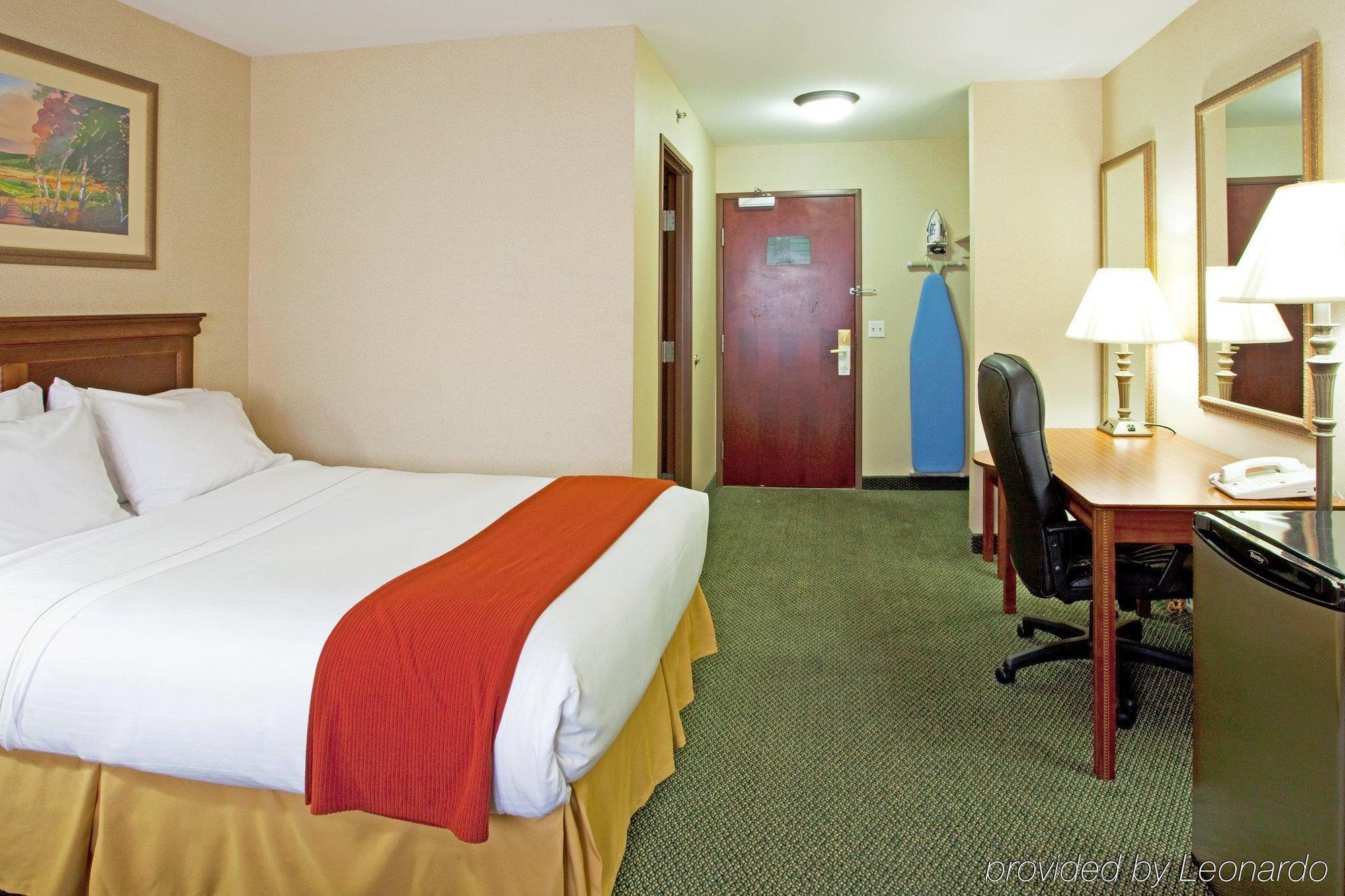 Hotel Country & By Radisson, Rochester-pittsford-brighton, Ny