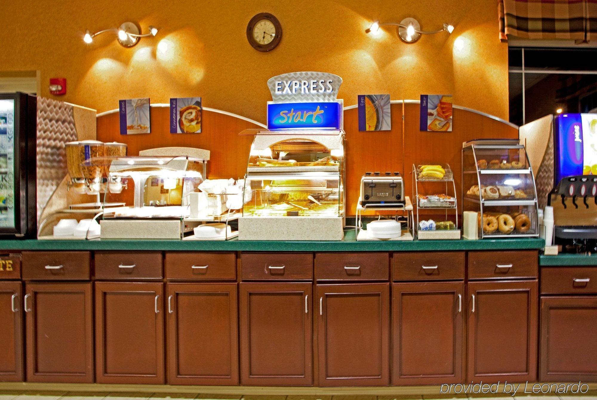 Hotel Country & By Radisson, Rochester-pittsford-brighton, Ny Rochester