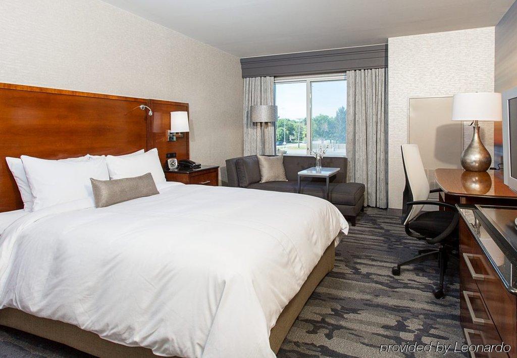Hotel Airport Marriott 3*