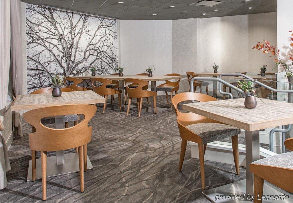 Airport Marriott