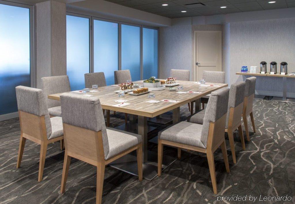 Hotel Airport Marriott 3*