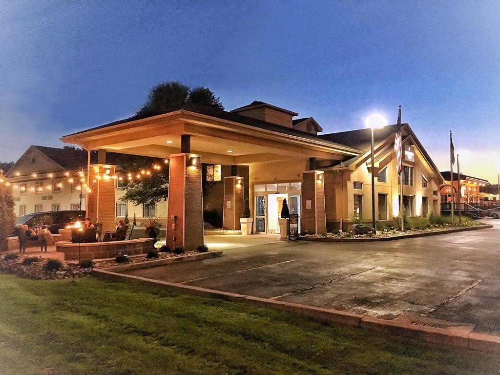 Hotel Country & By Radisson, Rochester-pittsford-brighton, Ny Rochester