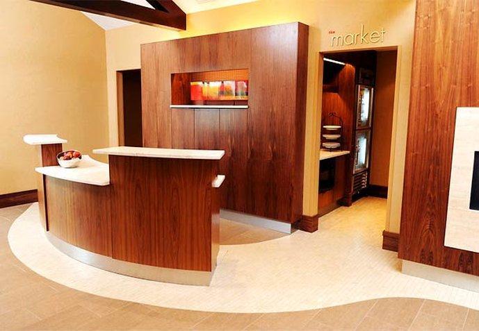 Courtyard East / Penfield Hotel 4*