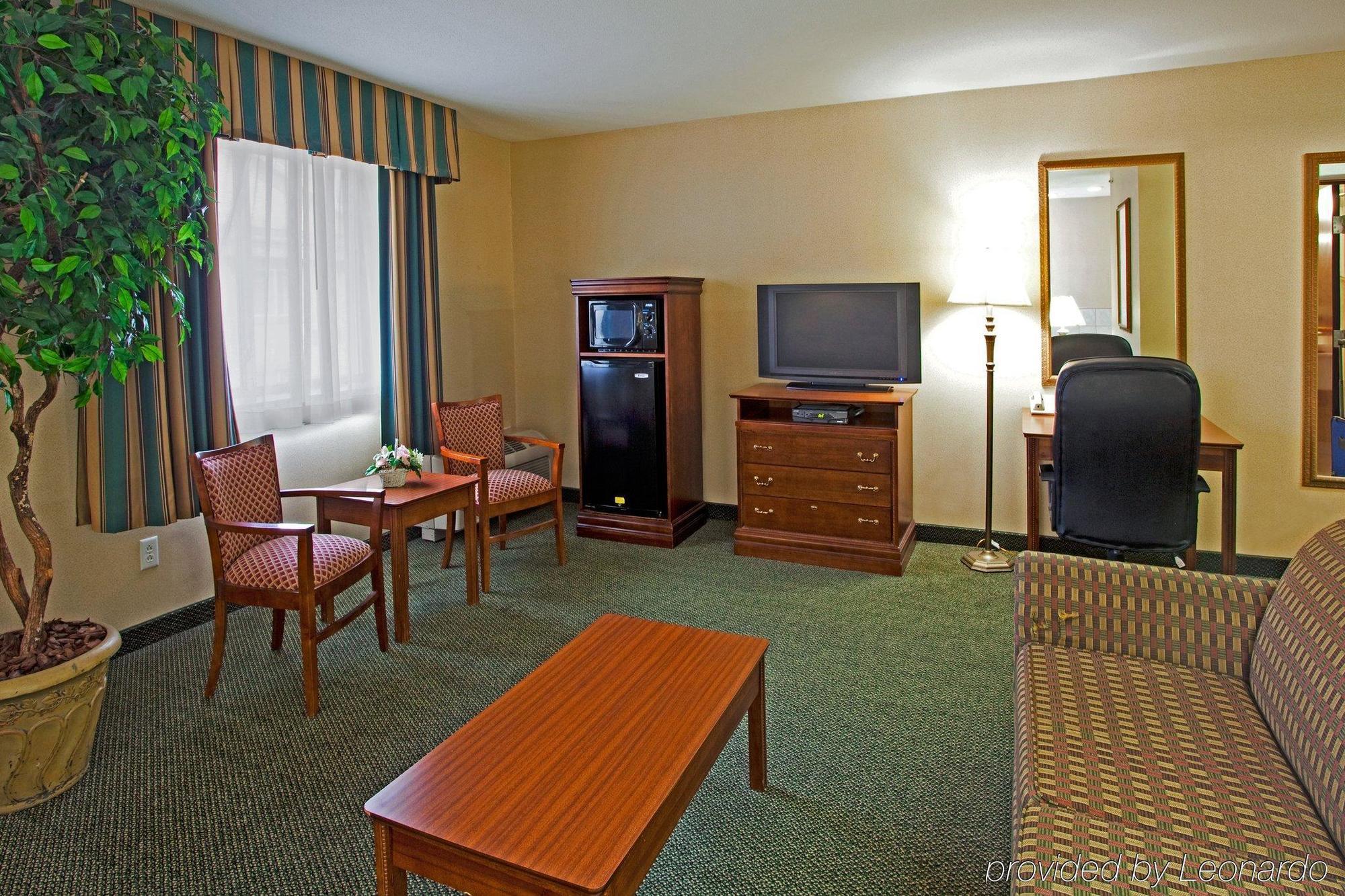 Country & By Radisson, Rochester-pittsford-brighton, Ny Hotel