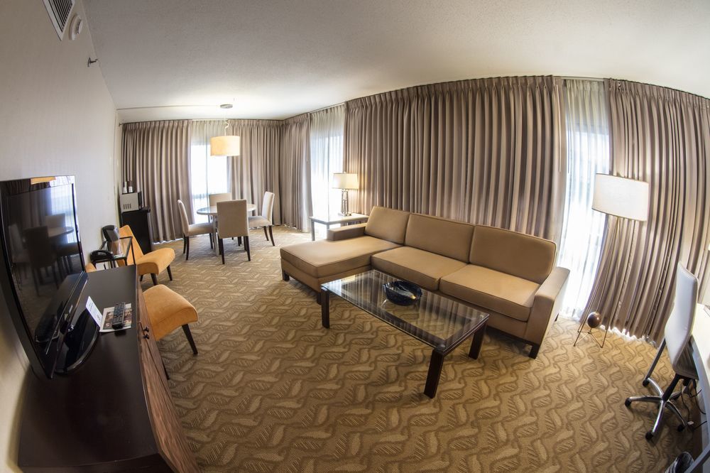 Hotel Wyndham Downtown 3*