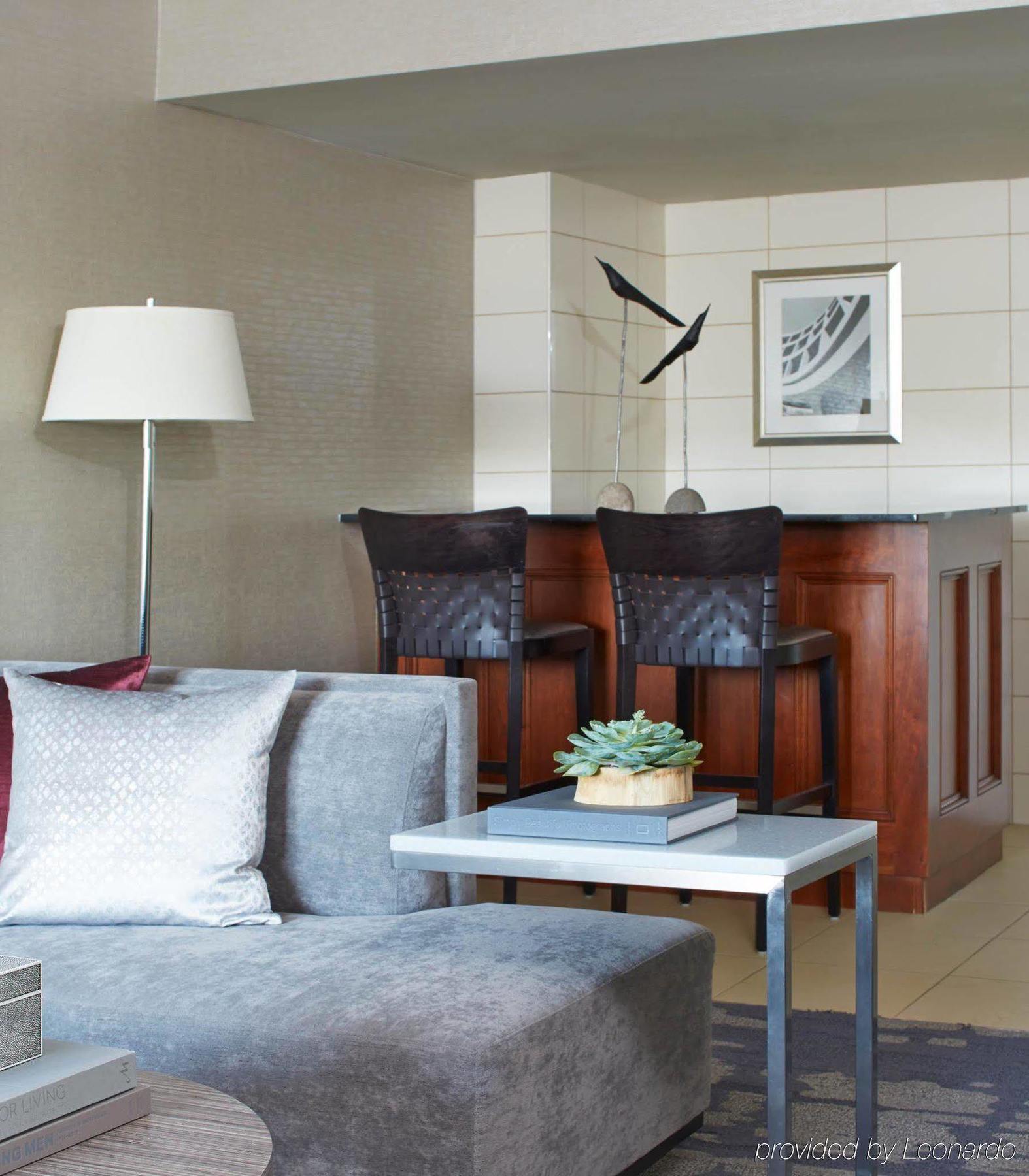 Hotel Airport Marriott 3*