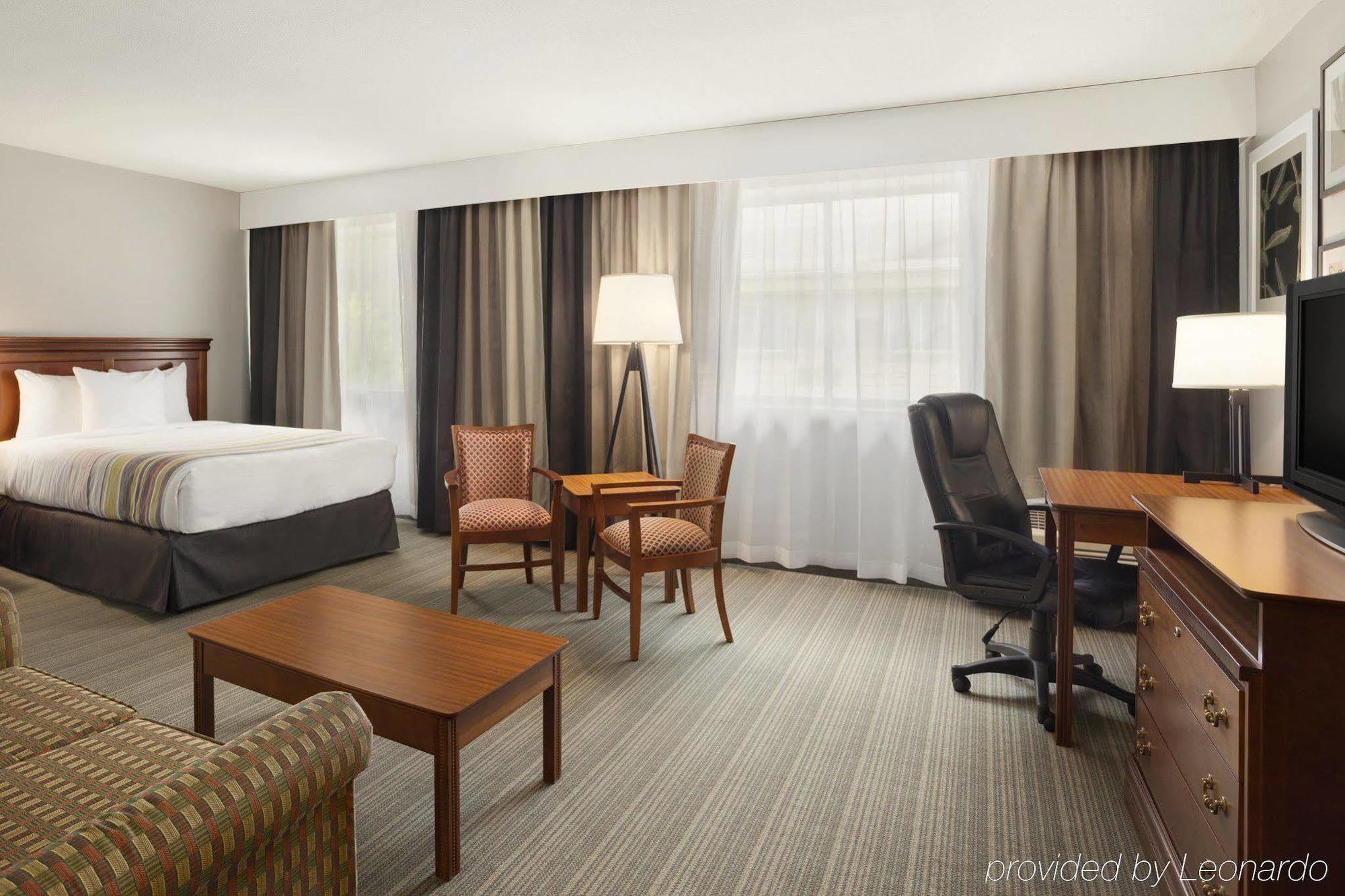 Country & By Radisson, Rochester-pittsford-brighton, Ny Rochester