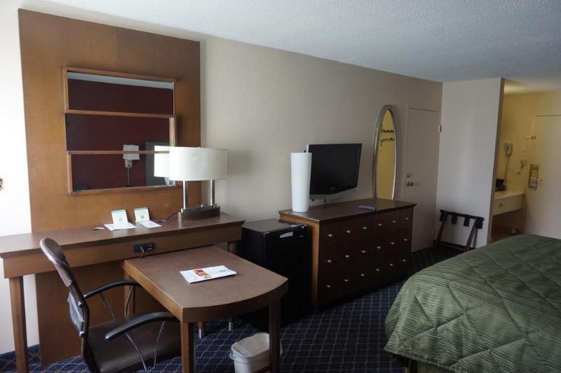 6 - Airport 2* Rochester
