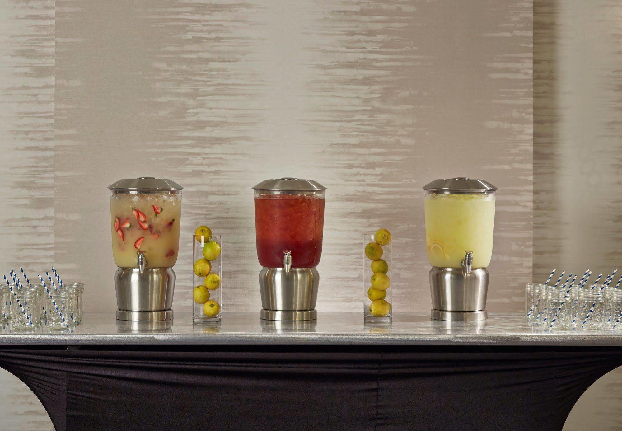 Airport Marriott Hotel 3*