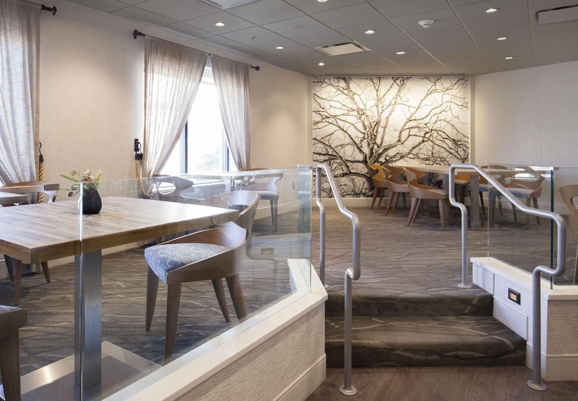 Airport Marriott