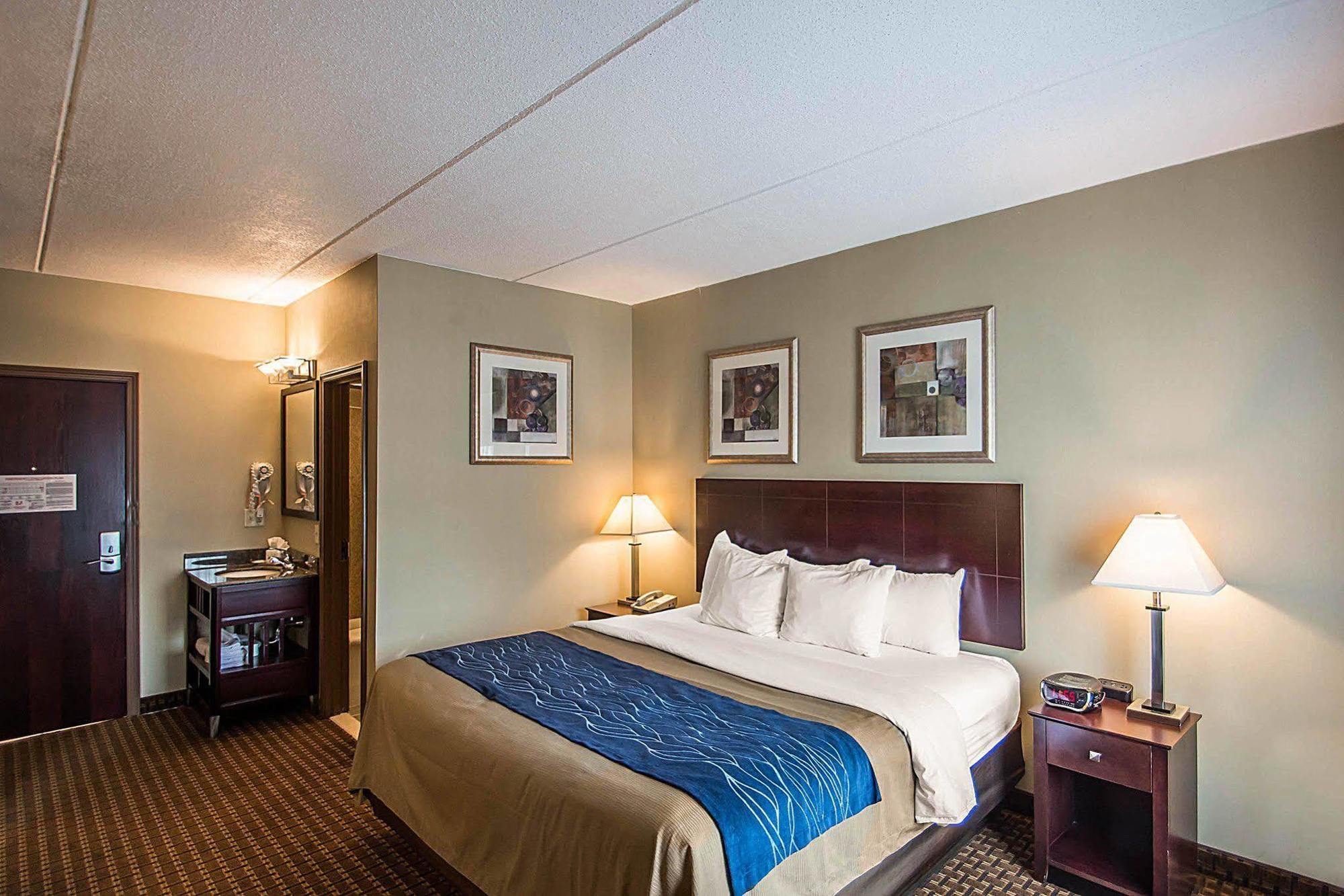 Oakfield & Suites, Ascend Collection Hotel 3*