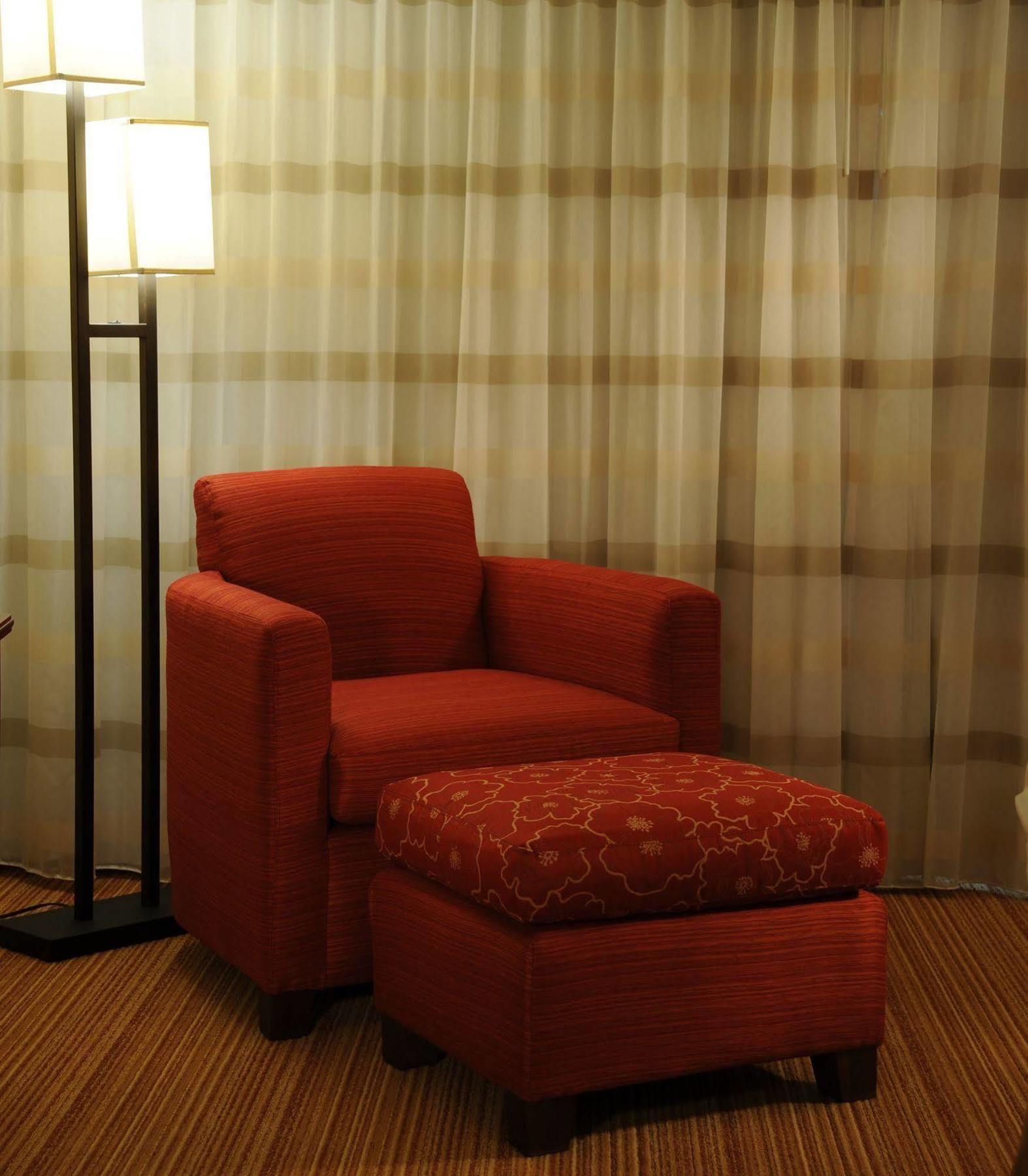 Hotel Courtyard East / Penfield 4*