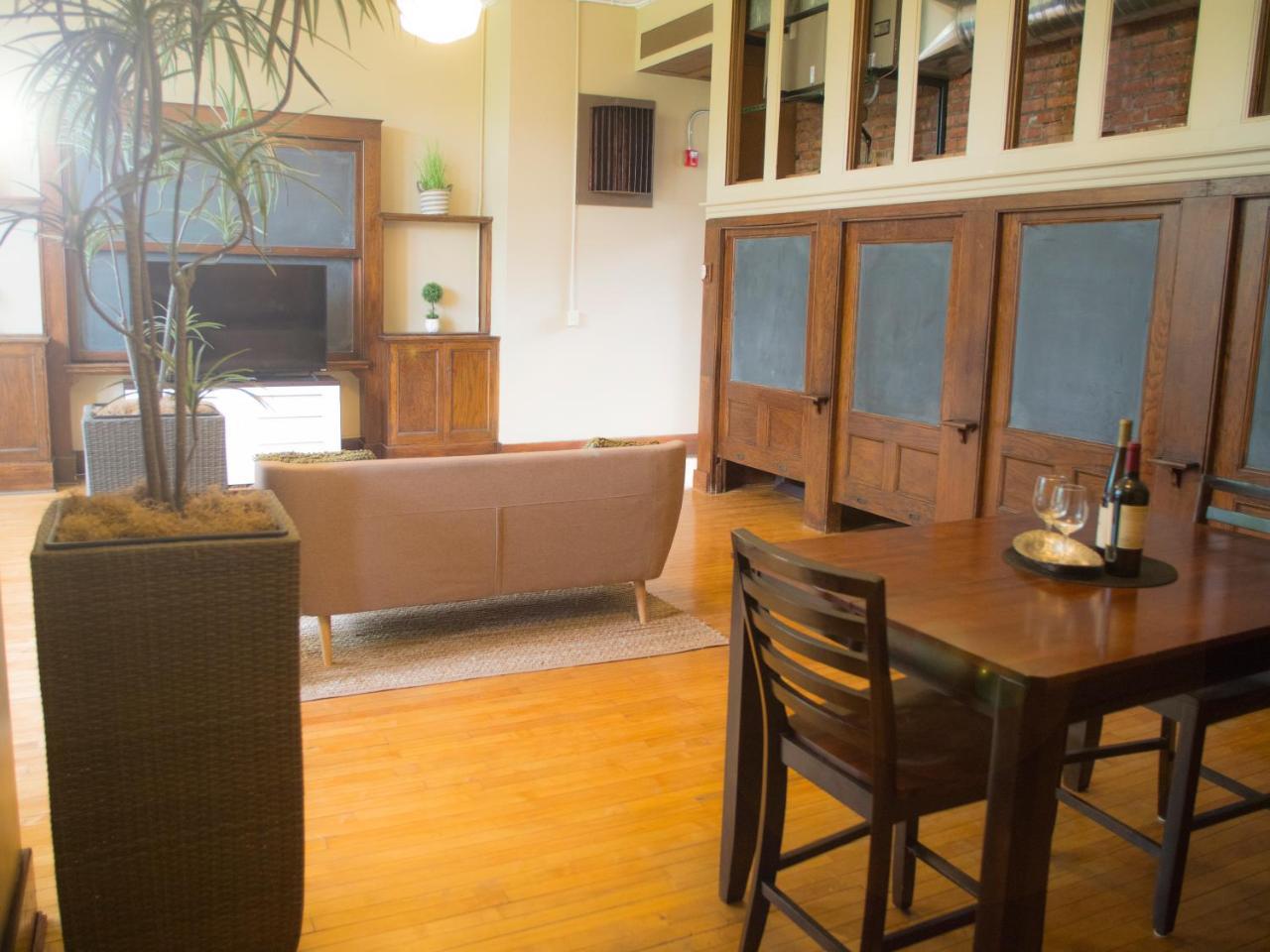 School 31 Lofts Aparthotel 4*