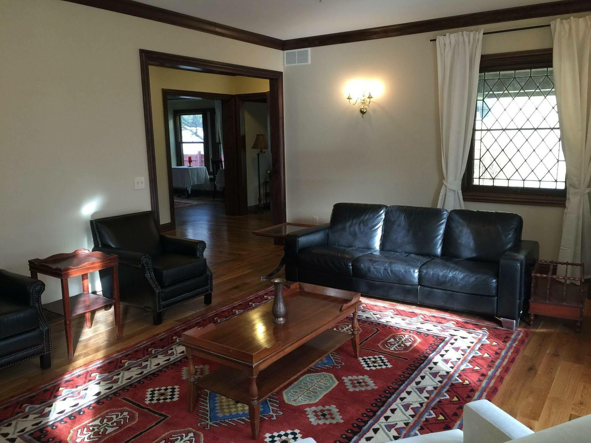 Dartmouth House Inn 4*