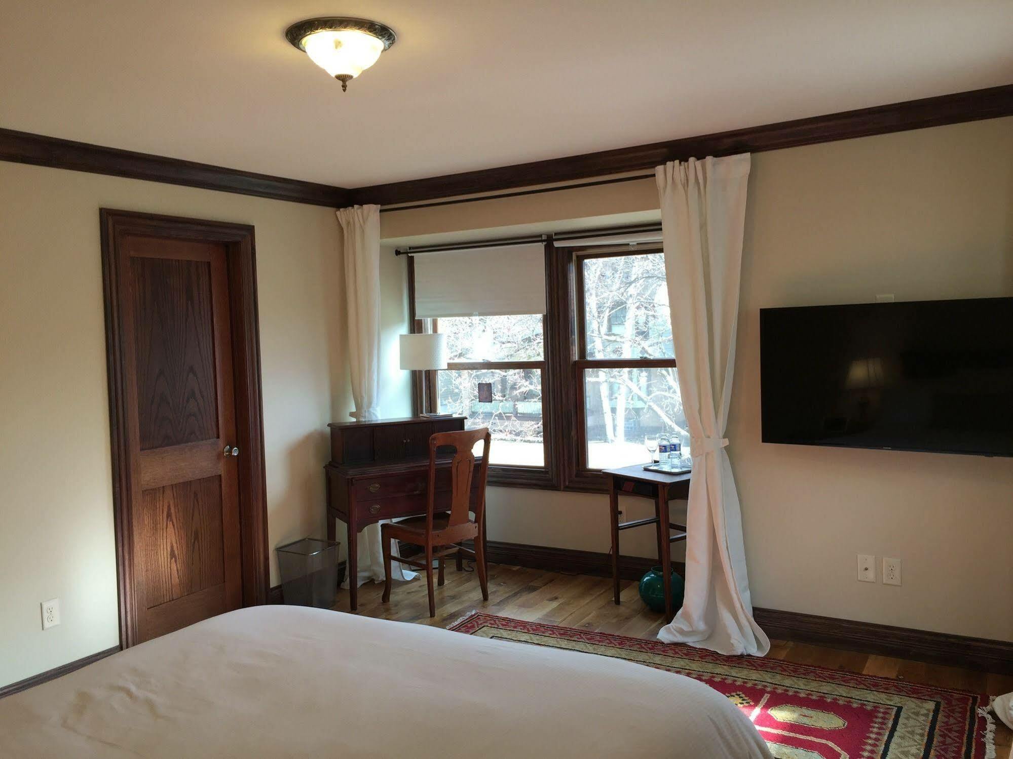 Inn Dartmouth House 4*