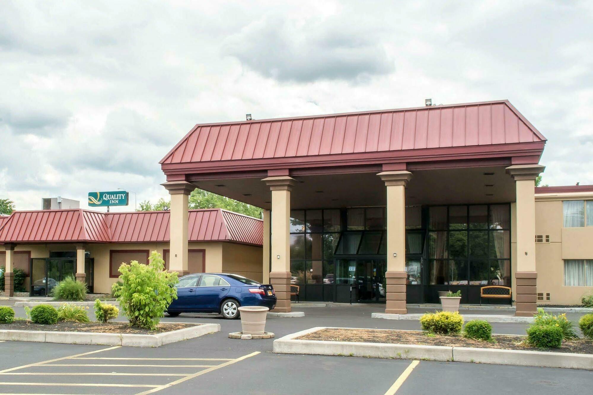 6 - Airport Rochester
