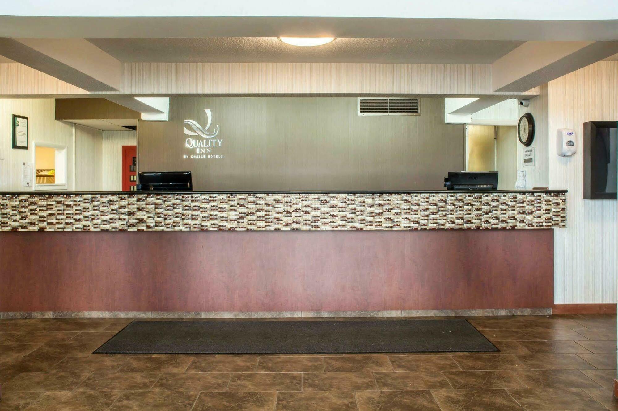 6 - Airport 2* Rochester