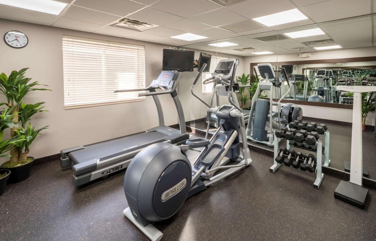 Country & By Radisson, Rochester-pittsford-brighton, Ny